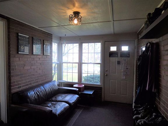 3rd image of 8259 Wicklow Ave