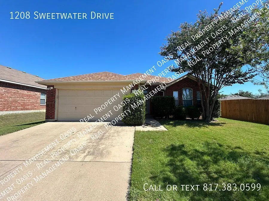 1208 Sweetwater Dr