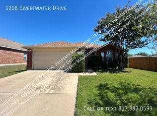 1208 Sweetwater Dr, Burleson, TX 76028
