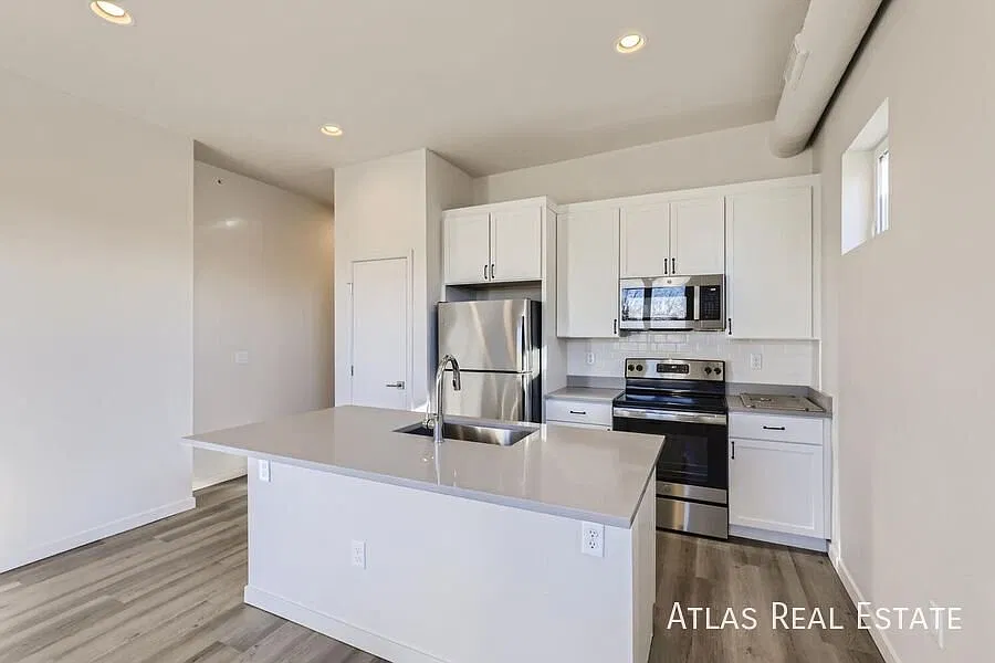 3830 N Olive St #304