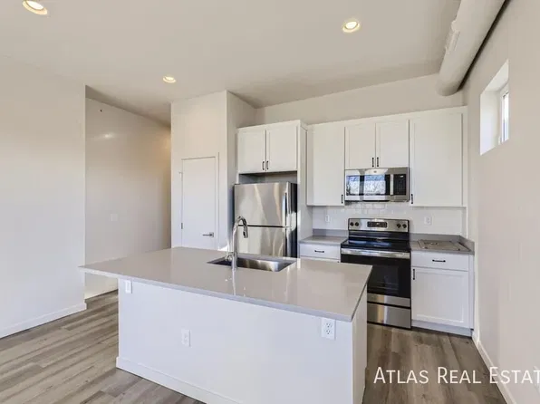 3830 N Olive St #304, Denver, CO 80207