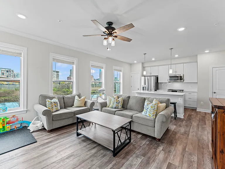 2410 Stella Pl #2 — Photo 7
