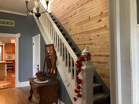 3rd image of 708 Filmore St