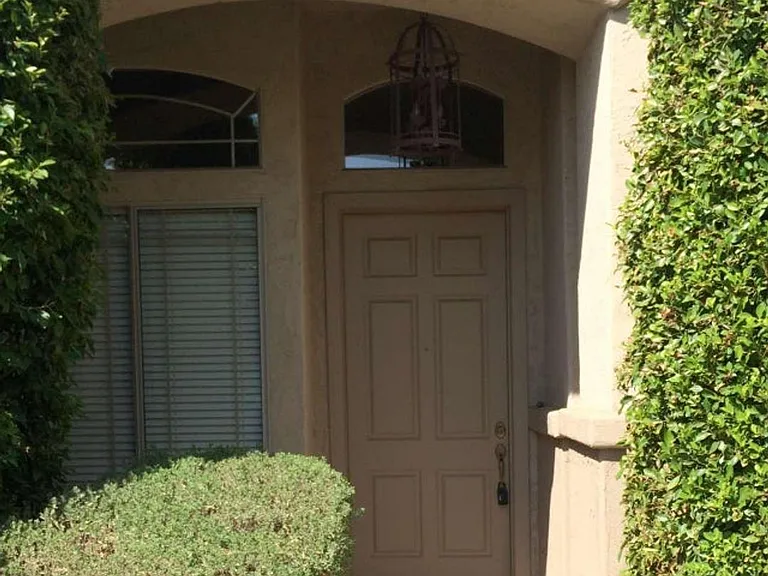 682 W Raven Dr — Photo 2