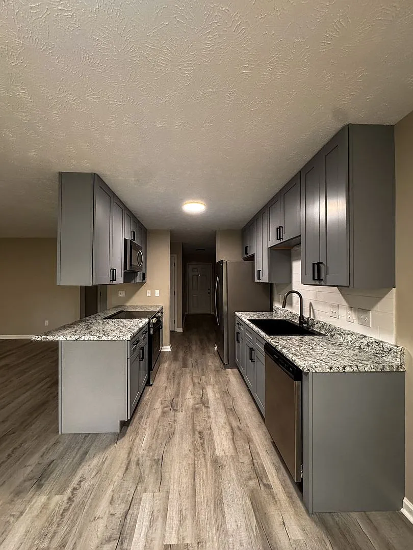 Updated 3 Bed 2 Bath Home near Fort Bragg — Photo 4