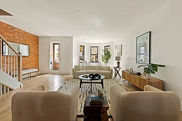 1293 Park Place  image 1 of 13