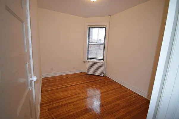 Rented by Universal Realty Group | media 3