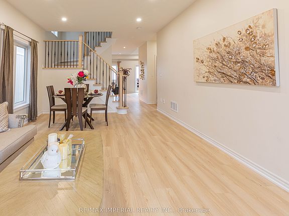 3rd image of 10 Sandgate St