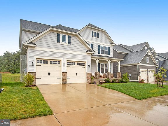 2nd image of 500 Crab Apple Dr