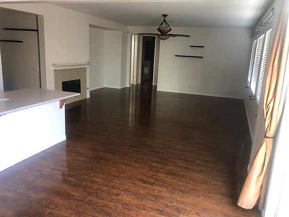 2nd image of 2820 Placentia St