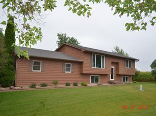 57352 175th St, Rose Creek, MN 55970