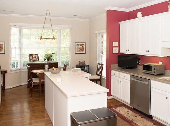 5th image of 1315 Belle Aire Ln SW