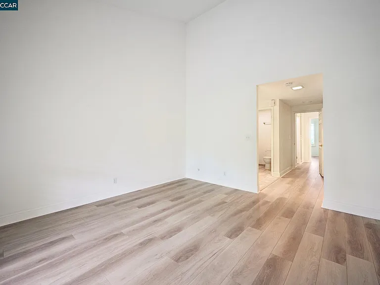 2137 Presidio Ct — Photo 25