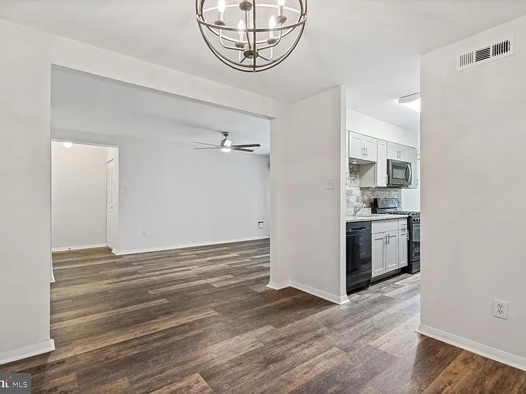 3326 Woodburn Village Dr #23 — Photo 5