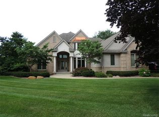 7540 Mistwood Dr, White Lake, MI