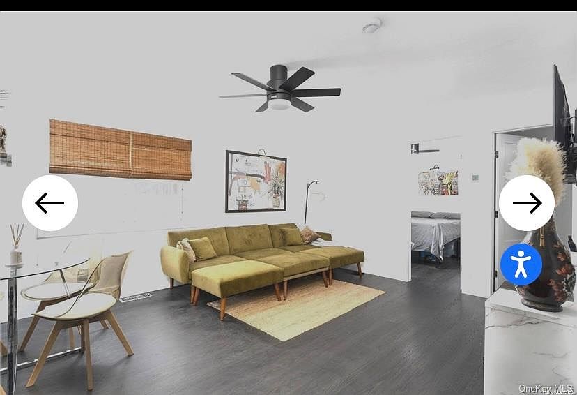 2nd image of 40 Canoe Place #3