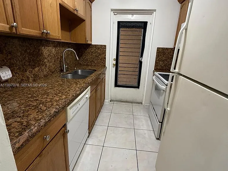 8704 NW 35th St #208 — Photo 1