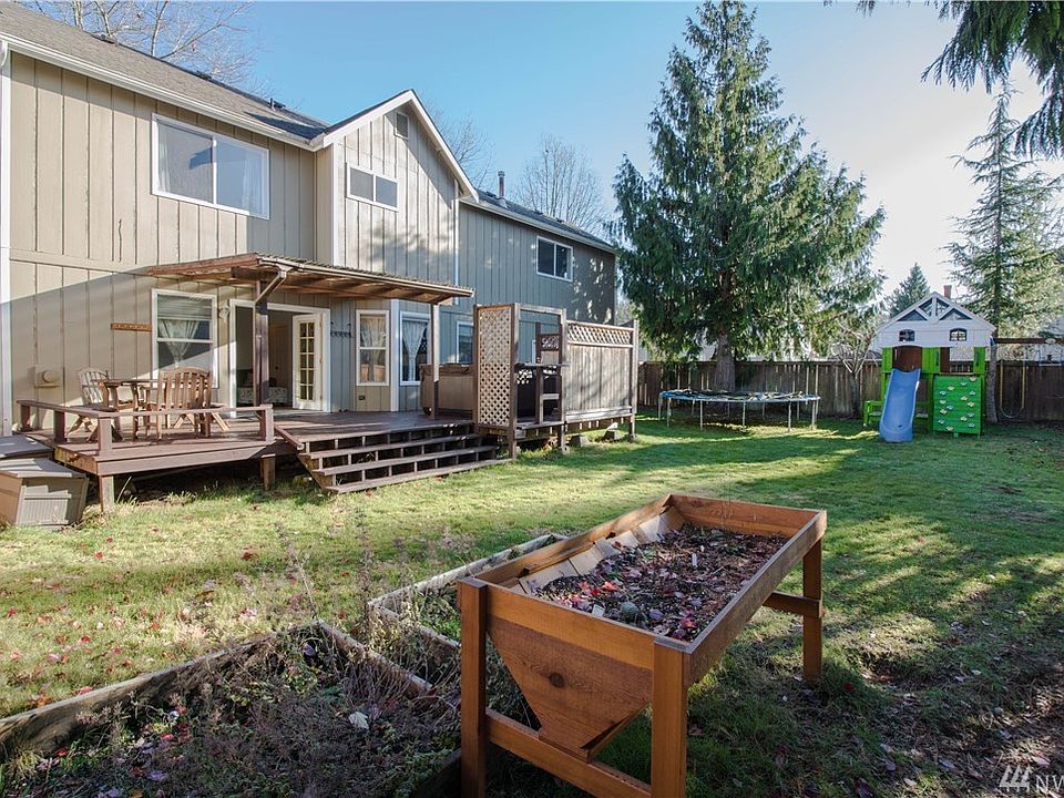 2nd image of 1525 Redwood Pl SE