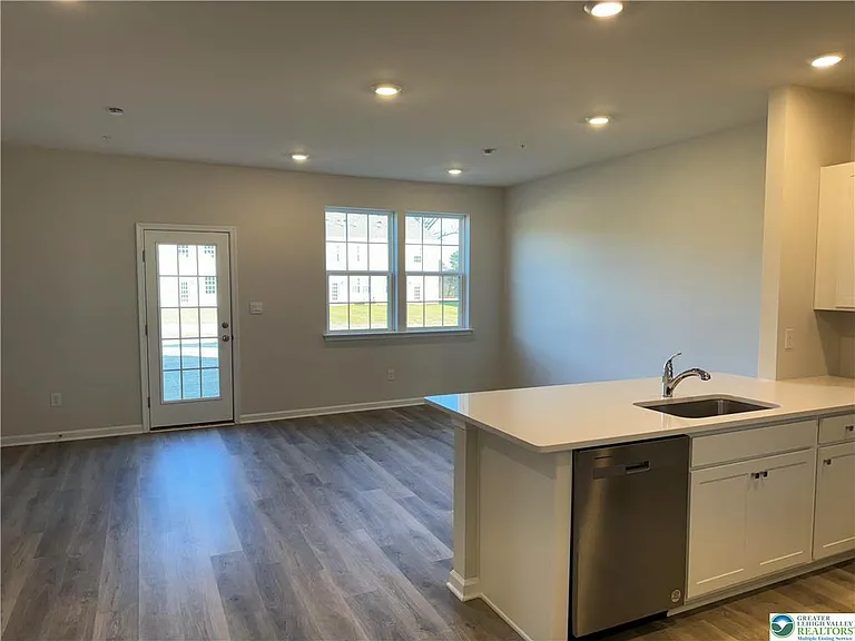 1145 Martin Rd — Photo 36