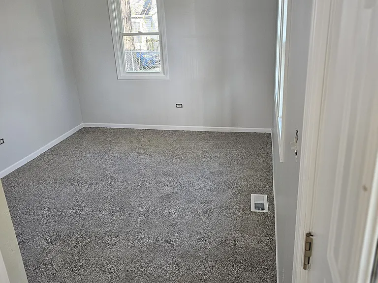9 Arlington Rd — Photo 2