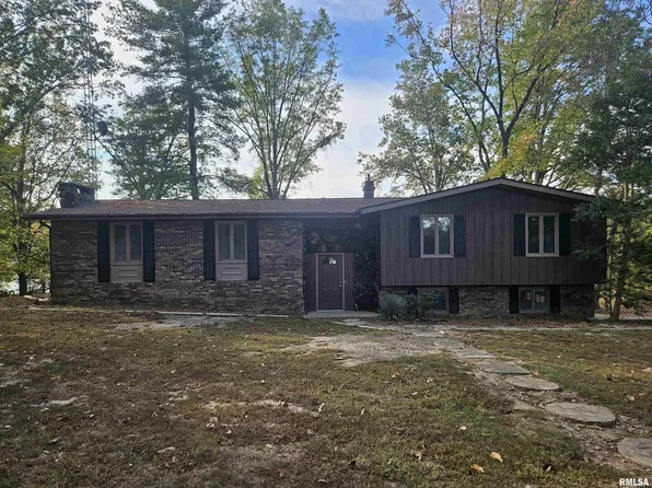 11799 E Webb Rd, Mount Vernon, IL 62864