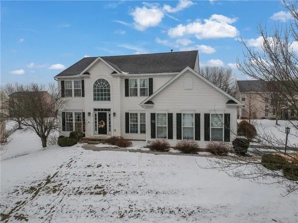 307 Village Dr, Mars, PA 16046