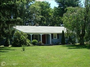 13211 Hillandale Rd, Hagerstown, MD 21742