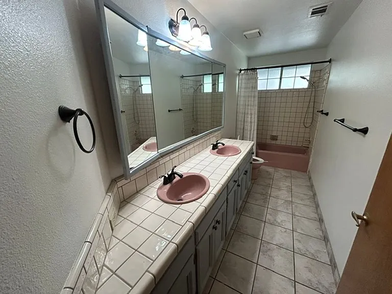 5730 W Laura Ct — Photo 40