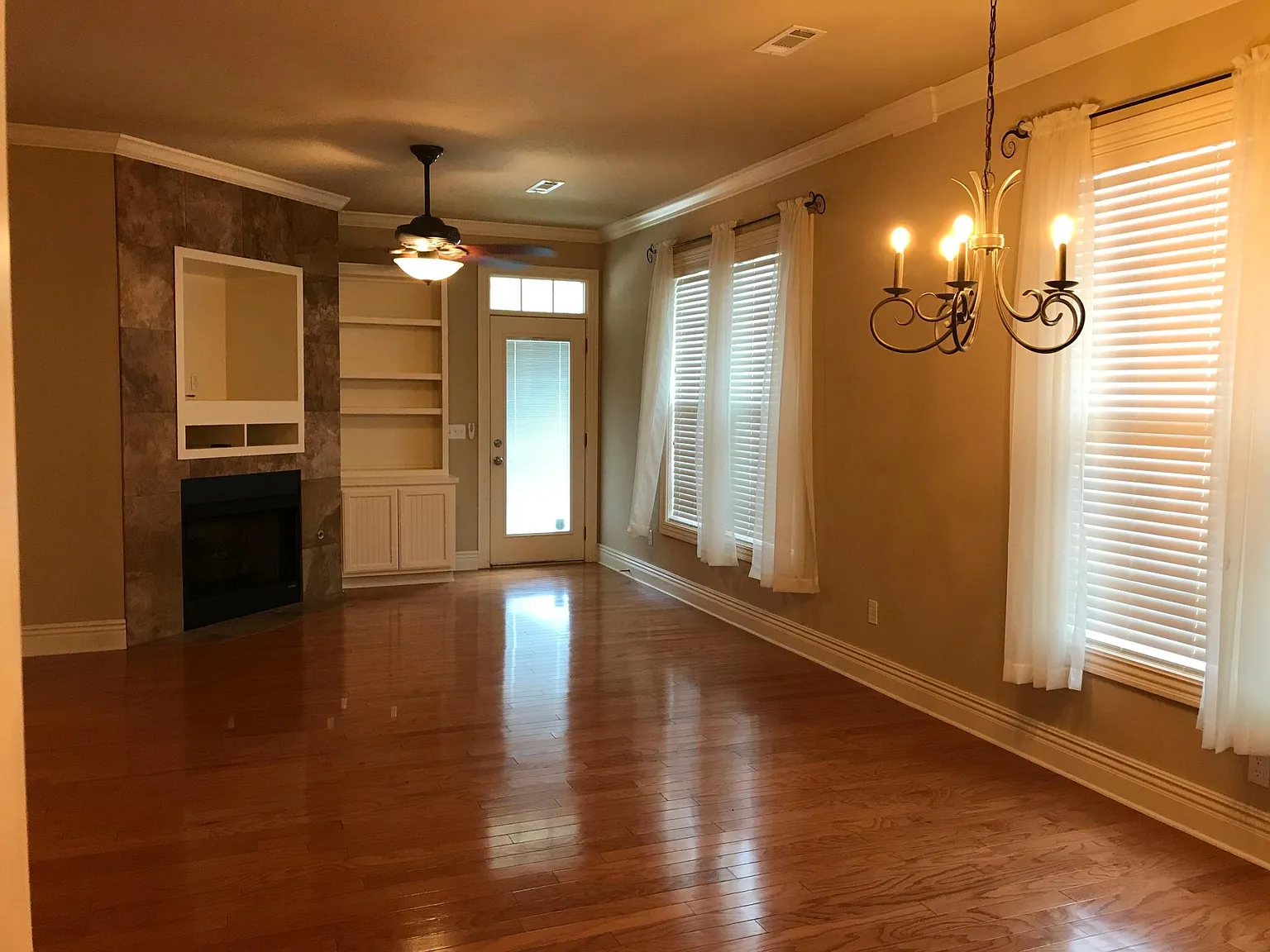 3 bed, 1894 sqft, $2,195 — Photo 4
