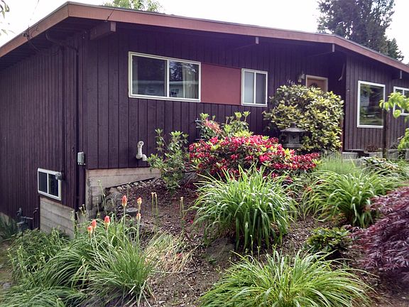 2nd image of 16621 SE 10th St