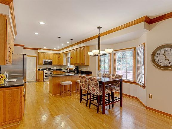 4th image of 9118 Sycamore Hill Pl