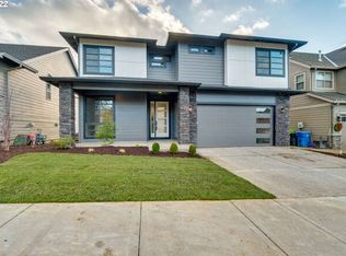 2448 SW 43rd St, Gresham, OR 97080