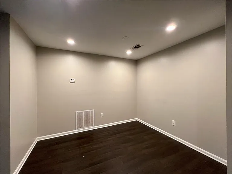 3312 Pine Heights Dr NE — Photo 6