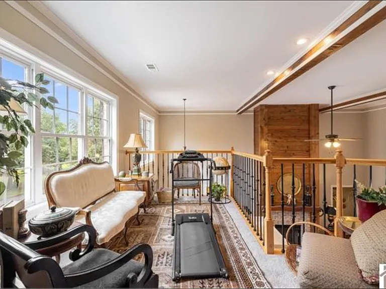 Upstairs sitting area