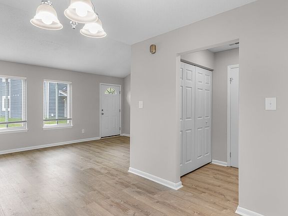2nd image of 1386 Sierra Dr