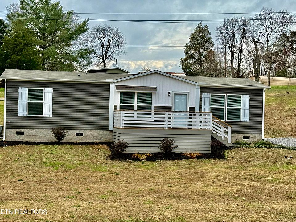 1st image of 139 Center Ln