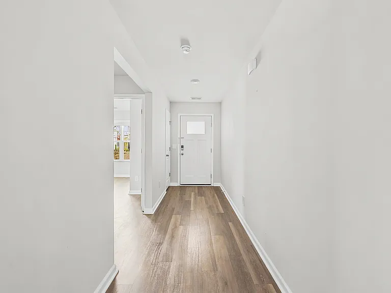 258 Hollandbush Dr — Photo 2