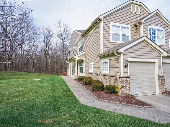 2nd image of 5876 Stonebridge Cir #201