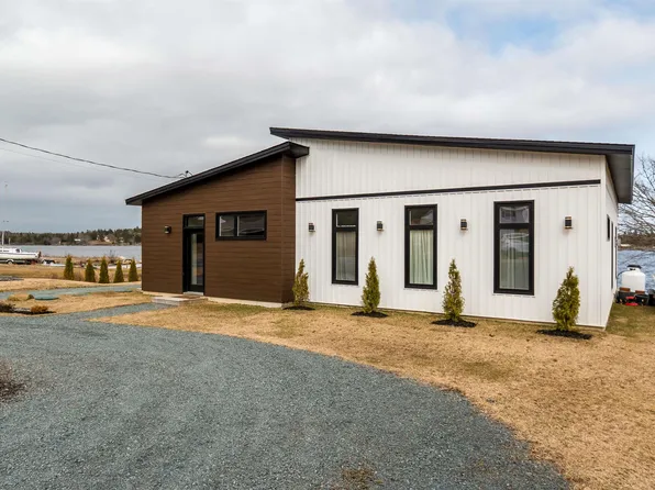 1612 Crowell Rd, Halifax, NS B2Z 1N5