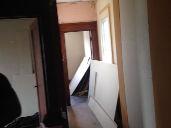 4th image of 800 Luzerne Ave