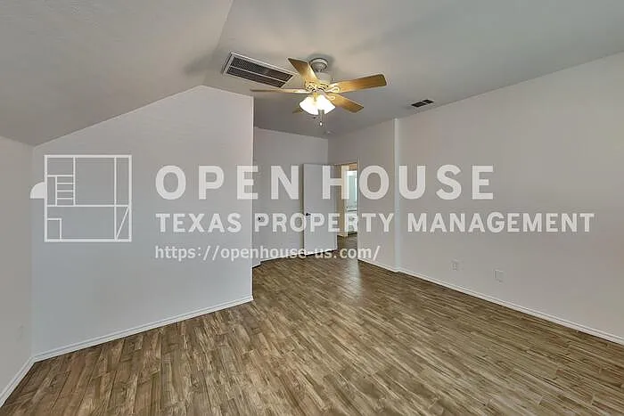 828 Pebblecreek Dr — Photo 23