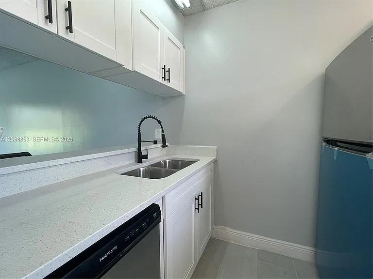 10169 Twin Lakes Dr #23 — Photo 7