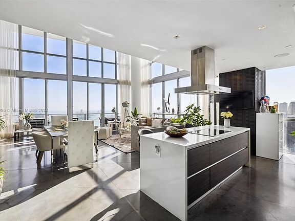3rd image of 1100 Biscayne Blvd Unit 6301