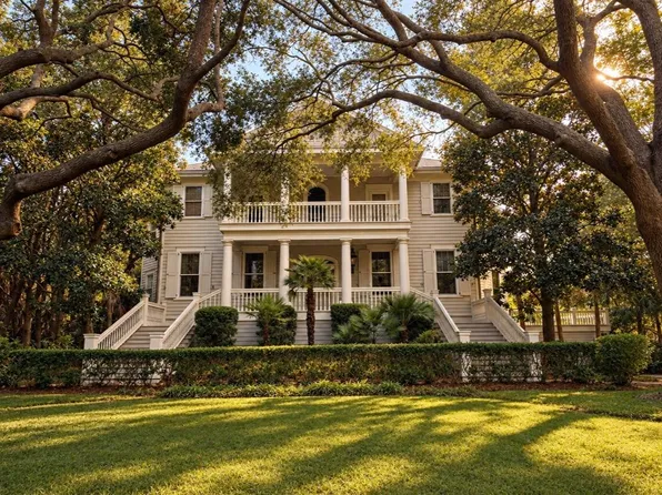 19 Flyway Dr, Johns Island, SC 29455