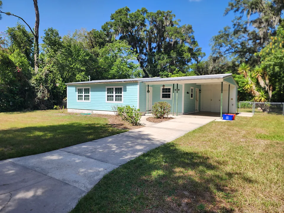 402 NW 35th Ter