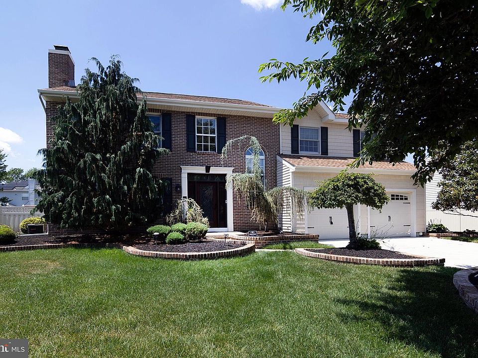 1st image of 5 Olympia Ln
