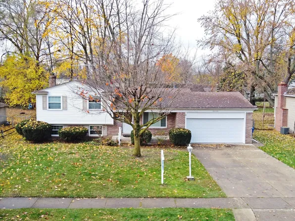 3005 Sleaford Dr, Waterford, MI 48329