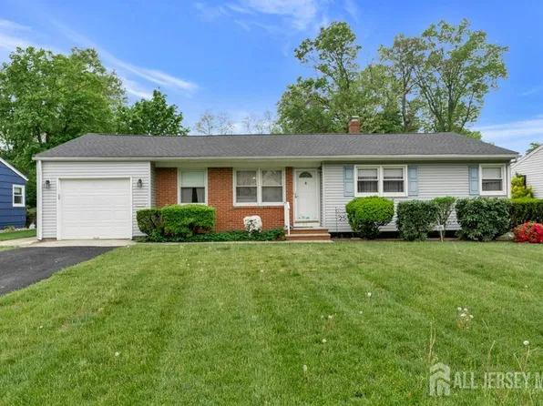 25 Orchard Rd, Middlesex, NJ 08846
