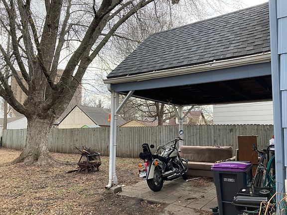 4th image of 1330 Hewitt Ave