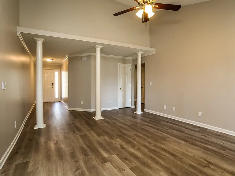 3029 Lexington Ave — Photo 3